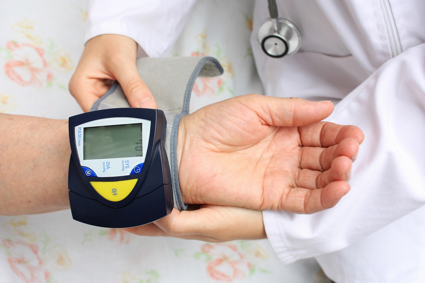 專業(yè)生產(chǎn)PVC護(hù)套、銅排、鋁排、新能源電池銅/鋁軟連接-人禾電子