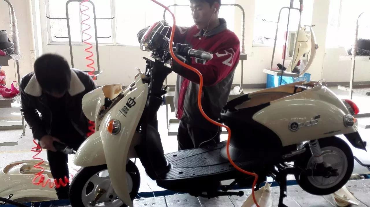 專業(yè)生產(chǎn)PVC護(hù)套、銅排、鋁排、新能源電池銅/鋁軟連接-人禾電子