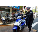 眾多且不守規(guī)矩的電動(dòng)車在路上，給交通治理帶了極大困擾